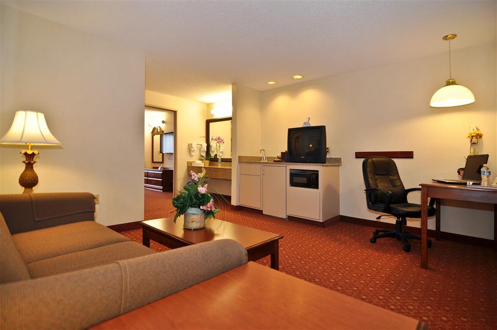 Best Western Carlton Suites Birmingham Room photo